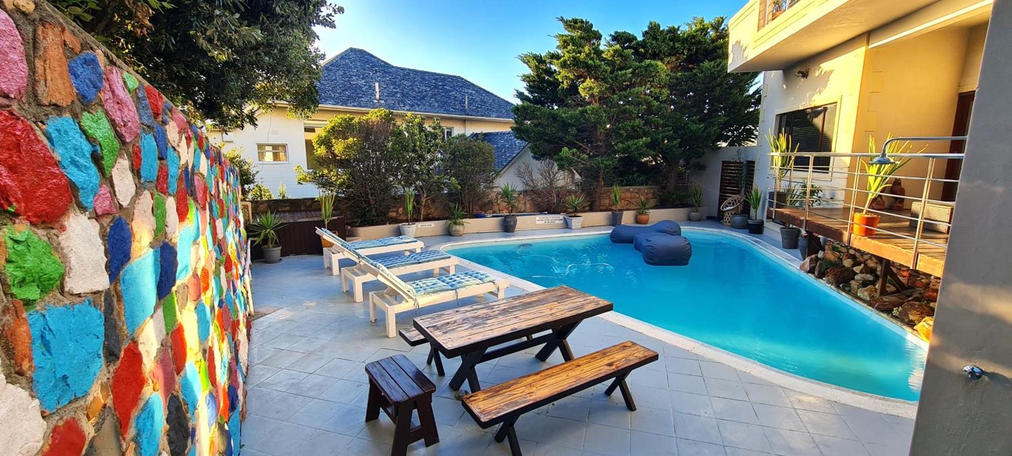 African Groove Camps Bay เคปทาวน์ ภายนอก รูปภาพ